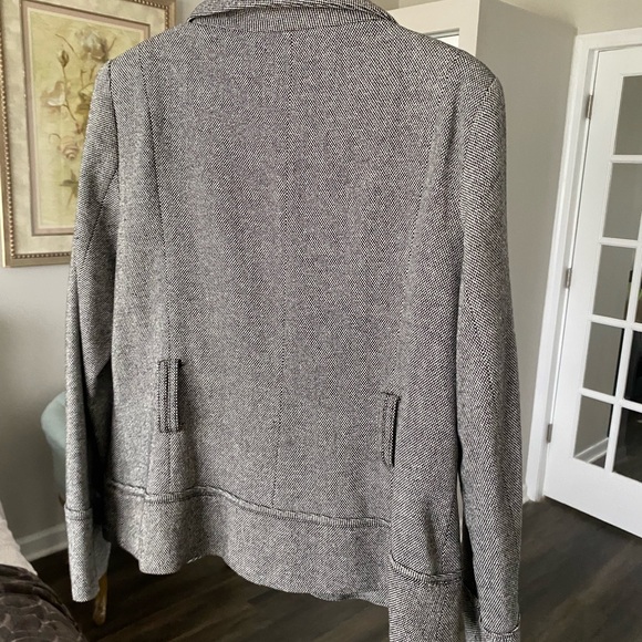 Zara Gray Belted Blazer - Picture 4 of 16